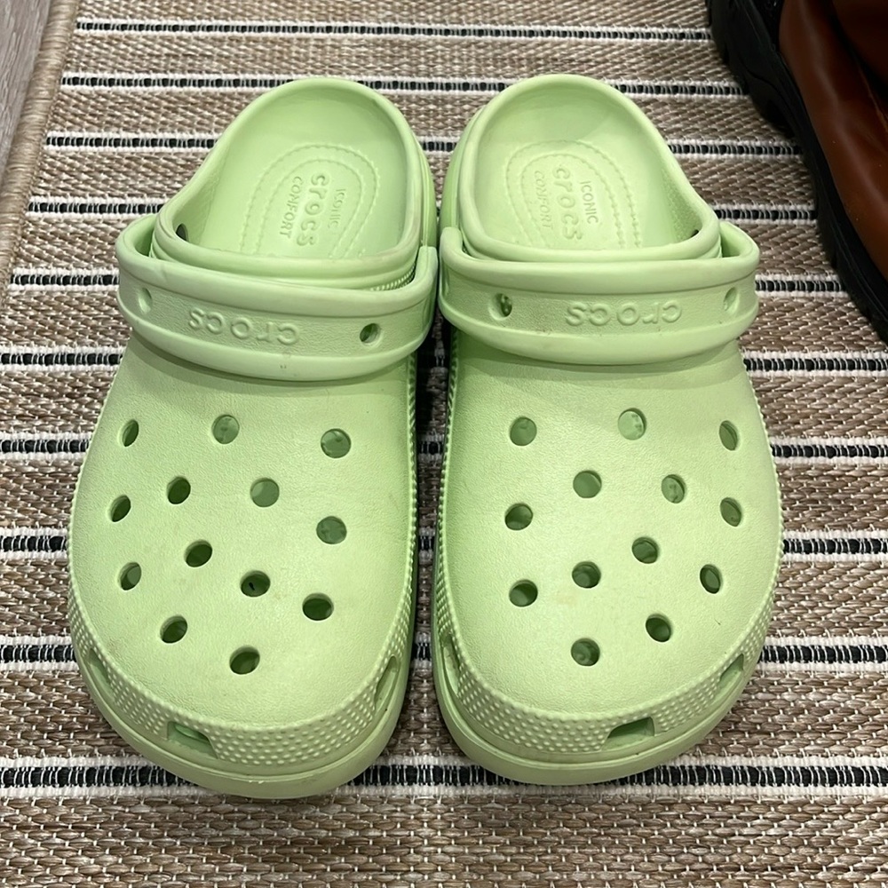 Platform Crocs